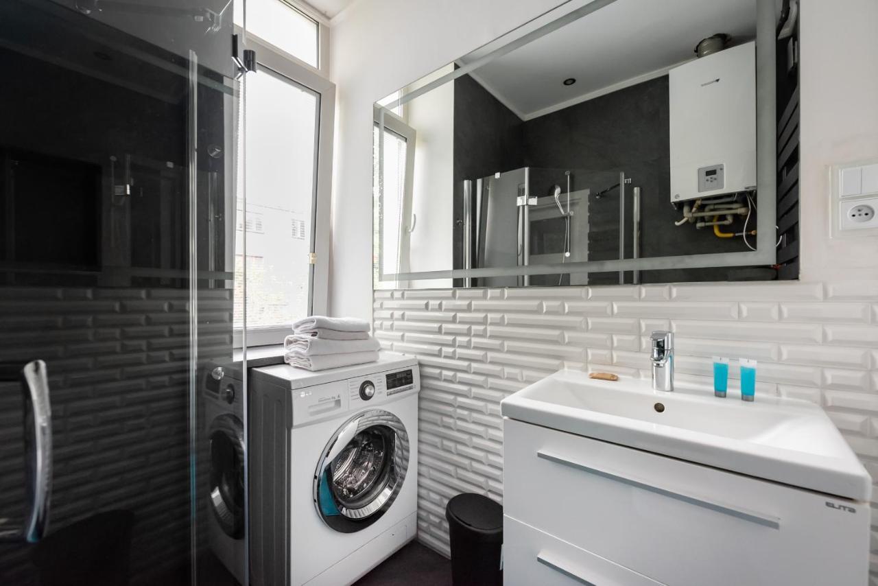 Glogowa Bricks Apartment Варшава Екстер'єр фото